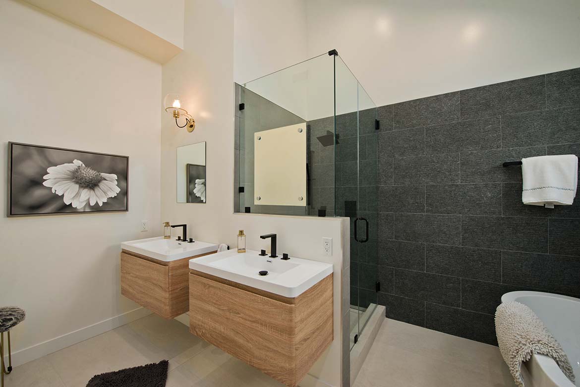 Bakman House Master Bathroom